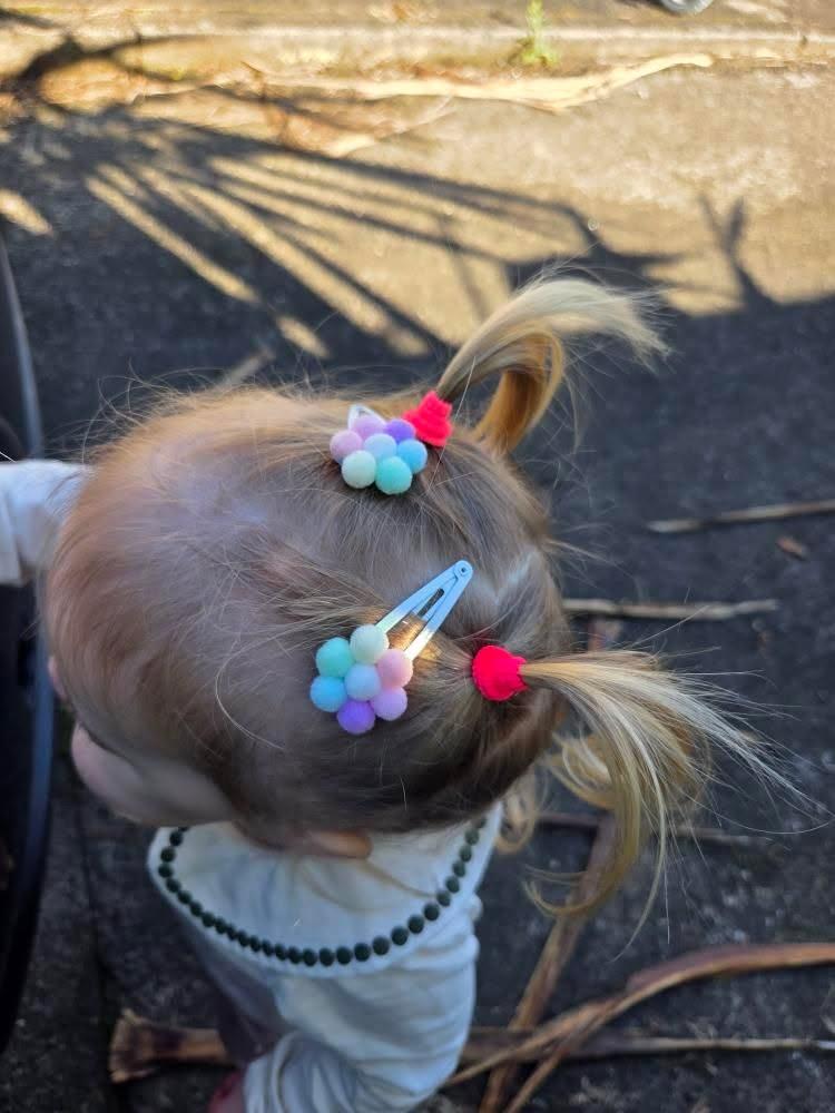 Daisy Hair Clips