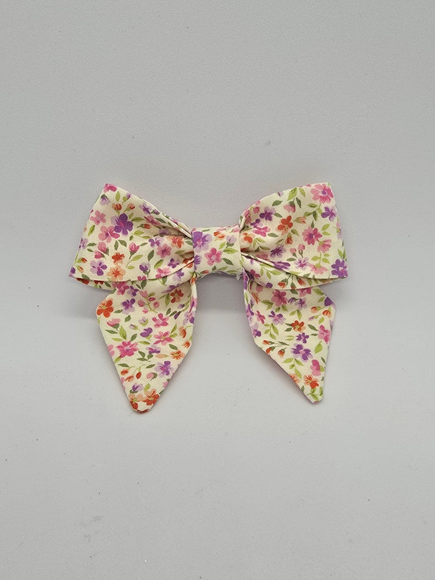 Ella bow